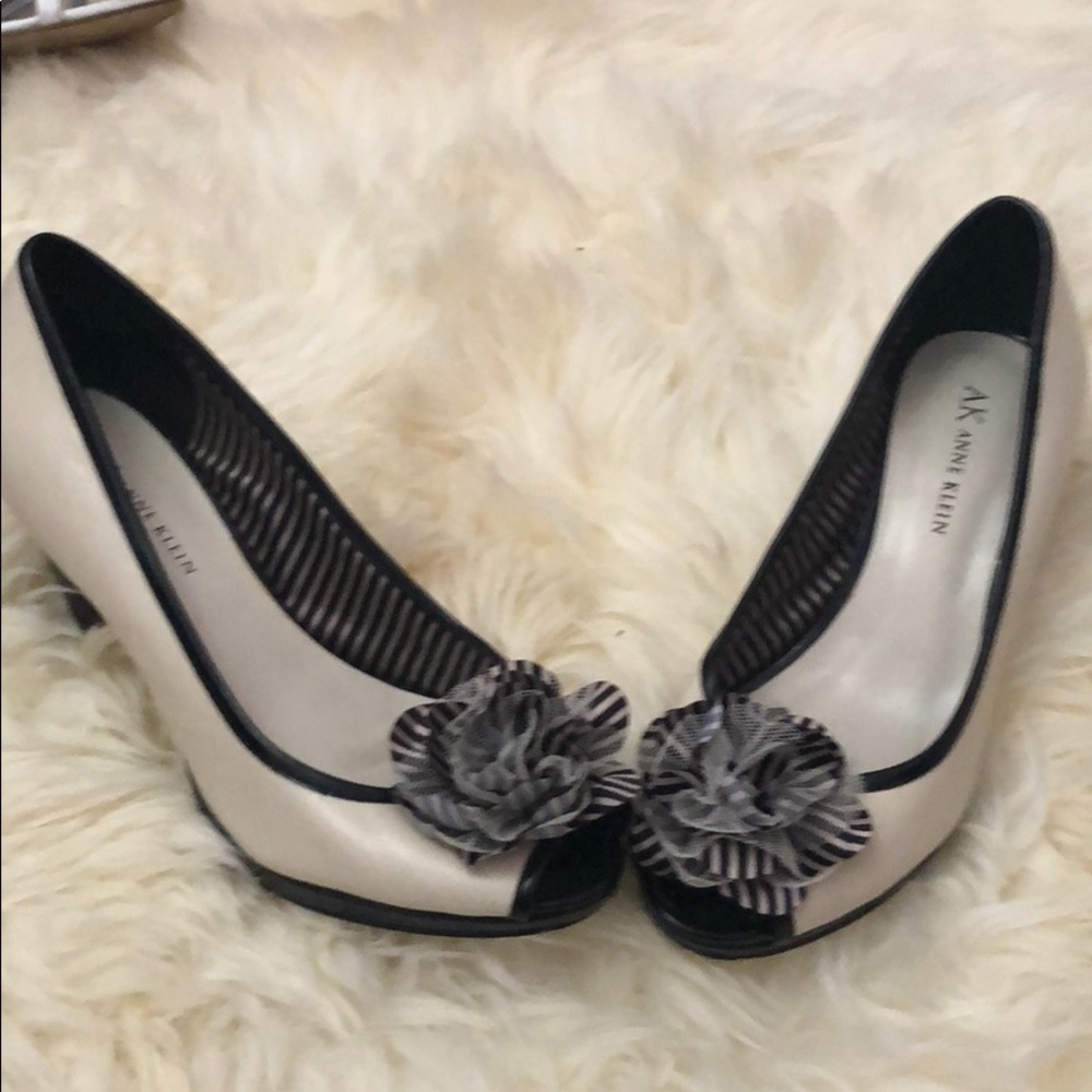 AK ANNE KLEIN Genuine leather heels
